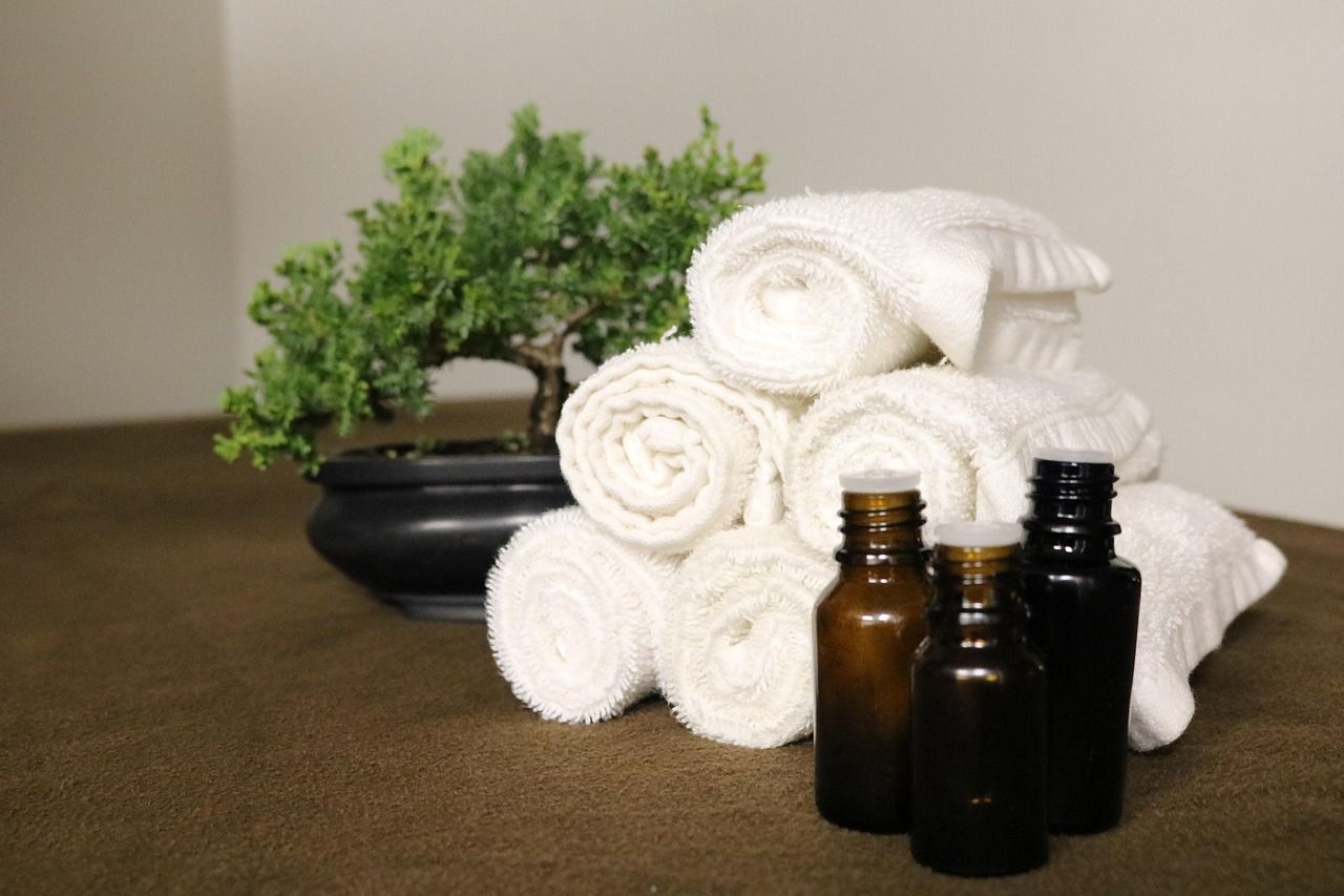 essential-oils for massage in a spa